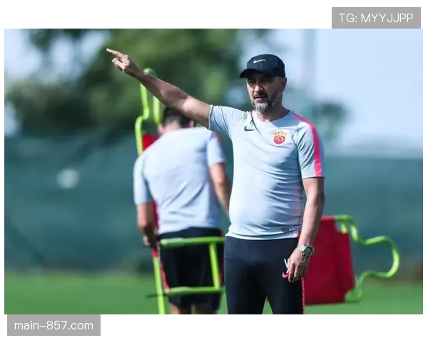 佩雷拉赛前强调战术平衡 森林双后腰配置保护防线纵深